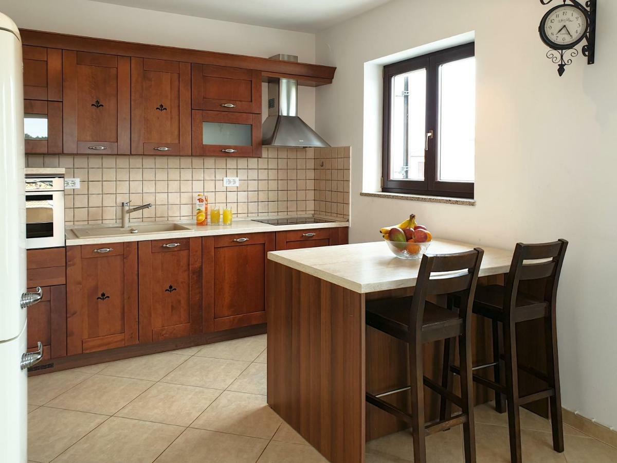 Apartment Oliva Yourcroatiaholiday بريمونتيرا المظهر الخارجي الصورة